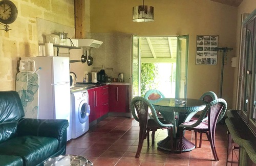 Vignonet House | Gîtes facing the Saint-Emilion river