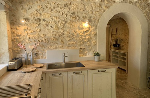 Bourrou House | Gîtes of the castle of Monciaux: Gîte des noyers 3 bedrooms, 3 bathrooms, pool, tennis