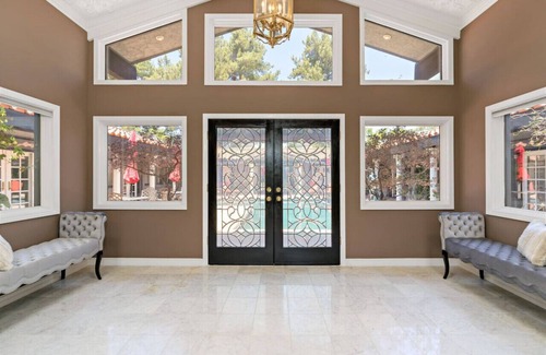 Temecula Villa | Glamorous Getty Villa of Wine Country