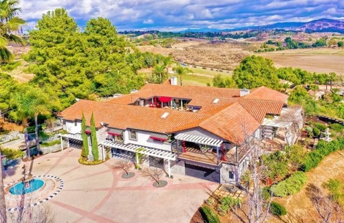 Temecula Villa | Glamorous Getty Villa of Wine Country