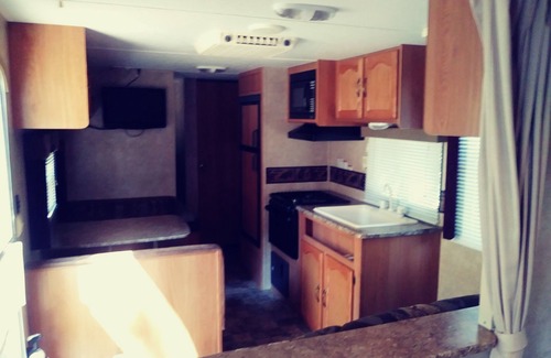 Wills Point RV Rental | Glamping, Fire pits, grills and Lakes.