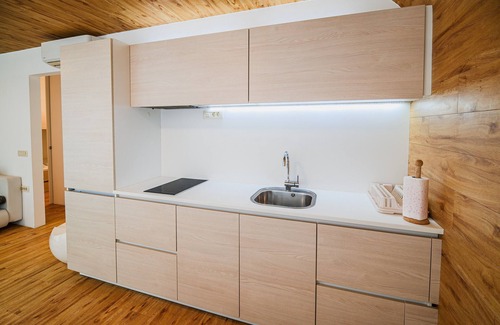 Crnomelj House | Glamping home Malerič with natural pool & Wellness