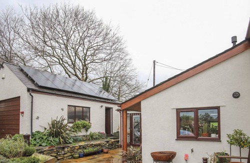 Llanrug House | GLAN GWNA BACH, family friendly, with open fire in Caernarfon
