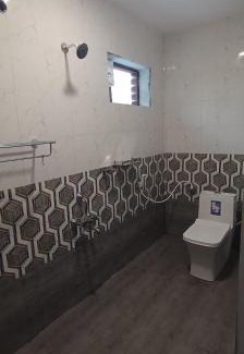 Valparai Bed & Breakfast | Glasshouse Retreat by The Jungle stay groups