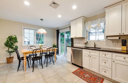 Glen Cove Apartment | Glen Cove Vacation Rental < 1 Mi to Downtown!