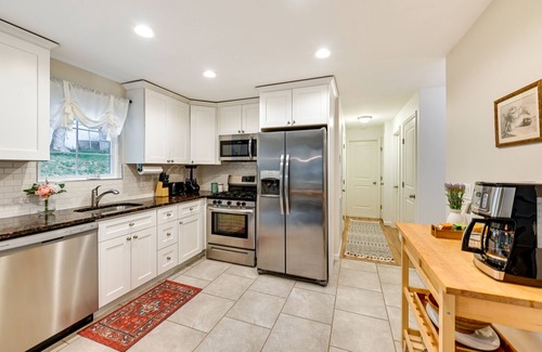 Glen Cove Apartment | Glen Cove Vacation Rental < 1 Mi to Downtown!