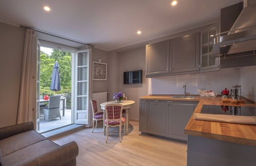 Belgirate Apartment | GLICINE di Forestry MAGNOLIA