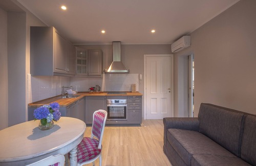 Belgirate Apartment | GLICINE di Forestry MAGNOLIA