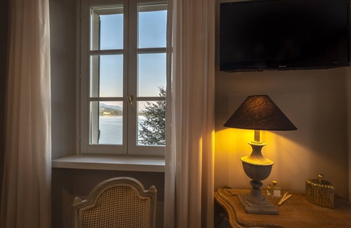 Belgirate Apartment | GLICINE di Forestry MAGNOLIA