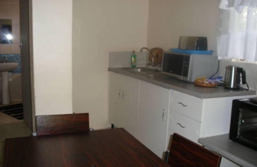 Livingstone House | Gloria's Bed and Breakfast