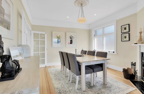 West Hobart House | Glorious Views - beautiful 1925 heritage house