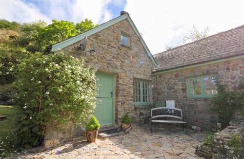 Moylegrove House | Glyn Yr Efail