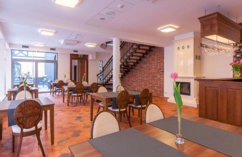 Murowana Goslina Hotel | Gościniec Kasztel u Gostla