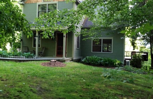 Waitsfield House | Go for Thanksgiving in Vermont, in our fully equipped kitchen