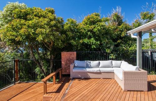 Pakawau House | Godwit Cottage - Pākawau Beachfront Holiday Home