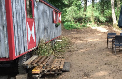 Saint-Priest-les-Fougeres House | GoGreen Roulotte - a unique Shepherd Hut on private lake in Rural France