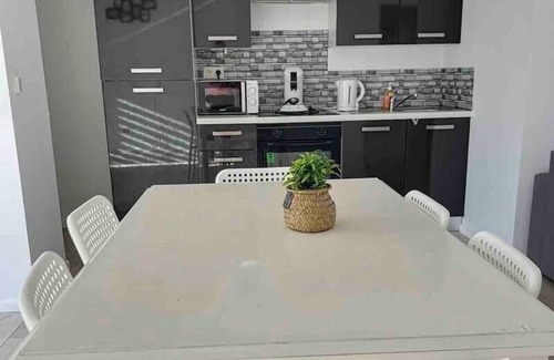 Roux Apartment | Gohysart 51b 1 Bruxelles-Charleroi-airport