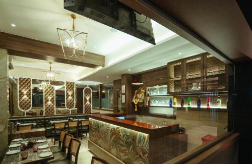 Kopar Khairane Hotel | Gold Crest Suites