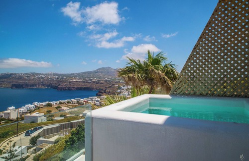 Akrotiri Villa | Gold Suite | Private Hot Tub & Panoramic Caldera View