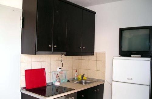 Chrisi Ammoudia Apartment | Golden Beach Inn