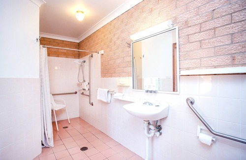 Cowra Hotel | Golden Chain Aalana Motor Inn