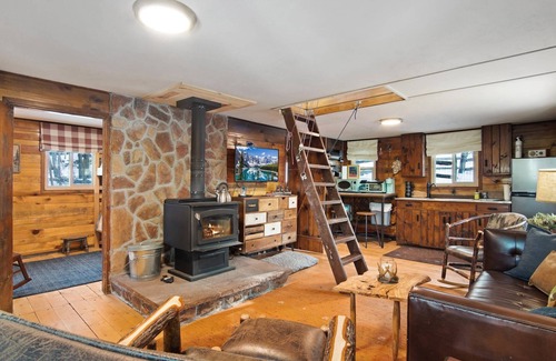 Coal Creek Cabin | Golden, Eldora. Lil Frying Pan Cabin Pets Welcome