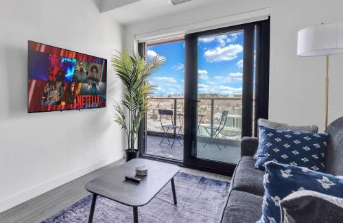 Eau Claire Apartment | Golden Horizon Luxe Comfort & Iconic City Views