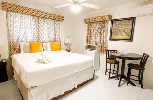 Westwind Bed & Breakfast | Golden Palms B & B