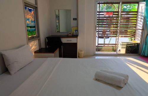 Kamphaeng Phet Hotel | Golden Place Guesthouse