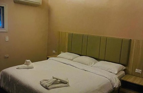 Giza Hotel | Golden pyramids hut hotel