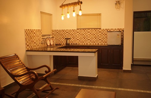 Kuzhuppilly Hotel | Golden Sands Cherai