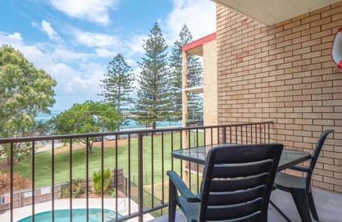 Golden Beach Apartment | Golden Shores U7, 21 Landsborough Parade