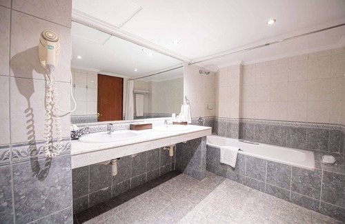 Masaki Hotel | Golden Tulip Dar Es Salaam