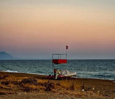 Kato Samiko House | Golden View Apartment 2