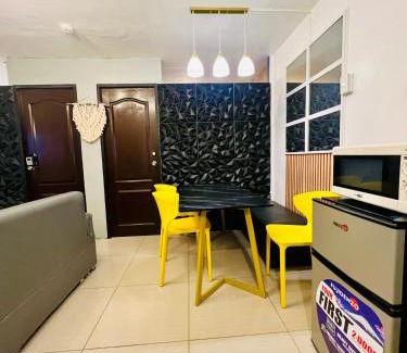 Imus Apartment | GOLDY'S PLACE 2-BEDROOM WITH BALCONY NETFLX Karaoke Youtube