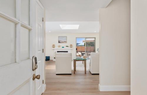 Olde Carlsbad House | Golf - Beach - Legoland - Shopping - Dining