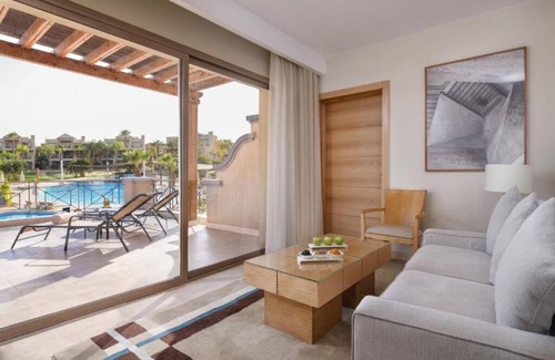 Ain Sokhna Hotel | Golfers' Paradise l Double-Ended Range, Caddies & Private Shoreline