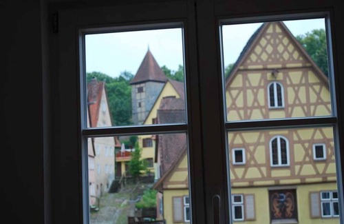 Altstadt Apartment | Gorßzügig geschnittenes 85qm Feriendomizil, Lounge Liege und Balkon, herrlicher Ausblick