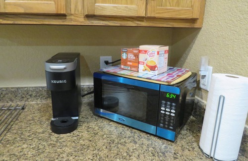 Gainesville House | Gorgeous 2 bed 2 bath house on 3 acres off Hwy 82