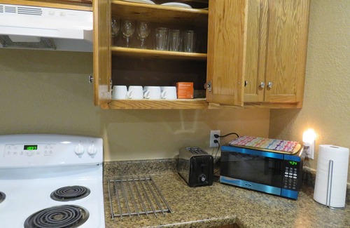 Gainesville House | Gorgeous 2 bed 2 bath house on 3 acres off Hwy 82