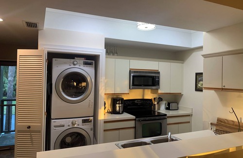 Bonita Bay Condo | Gorgeous 2-bedroom condo in lovely Bonita Springs with AC with spectacular view.