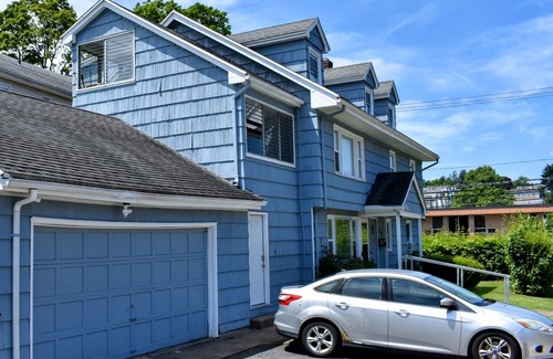 New Britain Apartment | Gorgeous 3-bedroom apartment in New Britain with WiFi, AC