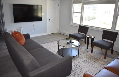 New Britain Apartment | Gorgeous 3-bedroom apartment in New Britain with WiFi, AC