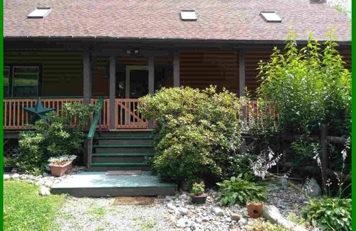 Moravia House | Gorgeous and cozy cabin in the Finger Lakes