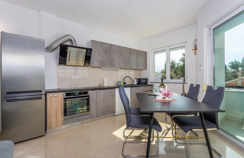 Barbat na Rabu Apartment | Gorgeous apartment in Barbat with Wi-Fi