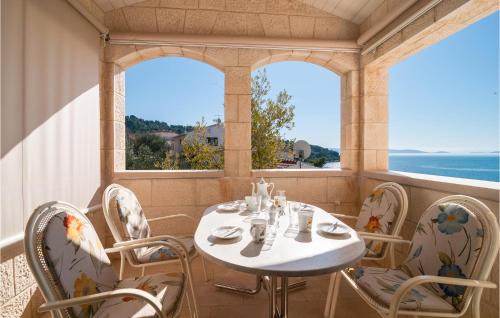 Okrug Donji Apartment | Gorgeous Apartment In Okrug Donji