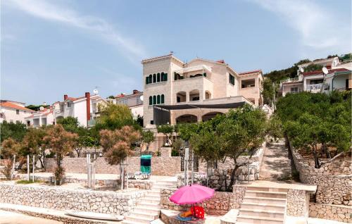 Okrug Donji Apartment | Gorgeous Apartment In Okrug Donji