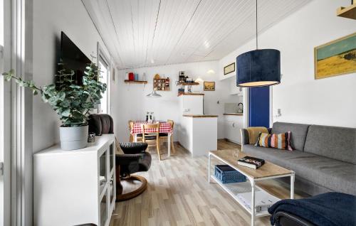 Dueodde Apartment | Gorgeous Apartment In Nexø With Sauna