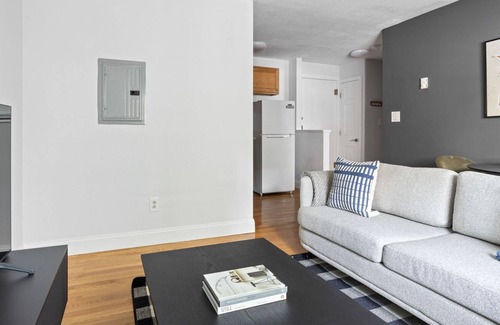 St. Elizabeth's Apartment | Gorgeous Brighton 1BR nr Sutherland Rd Green Line, by Blueground