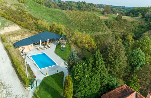 Donja Voca House | Gorgeous Chalet With Pool & Spa, Donja Voća, Croatia